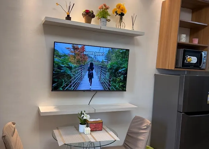 Flat In Mall Of Shore Smx View With Netflix Manila