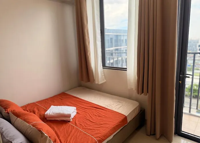 Flat In Mall Of Shore Smx View With Netflix Manila