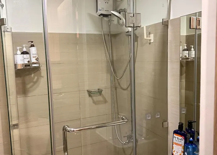 Flat In Mall Of Shore Smx View With Netflix Apartment *