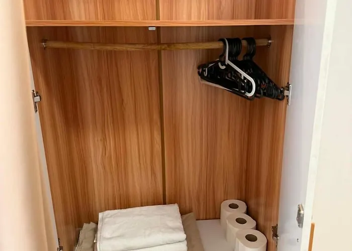 Apartment Flat In Mall Of Shore Smx View With Netflix Manila