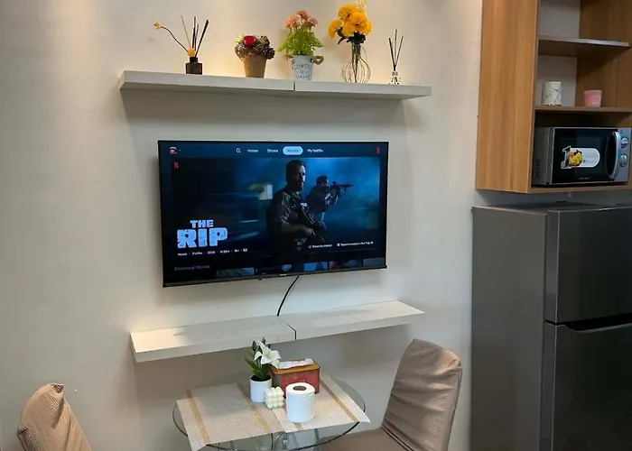 Apartment Flat In Mall Of Shore Smx View With Netflix *